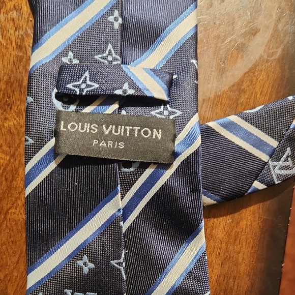 Louis Vuitton Other - Louis Vuitton Navy and Light Blue Patterned Tie